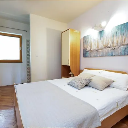 Helena Stari Grad (Hvar)